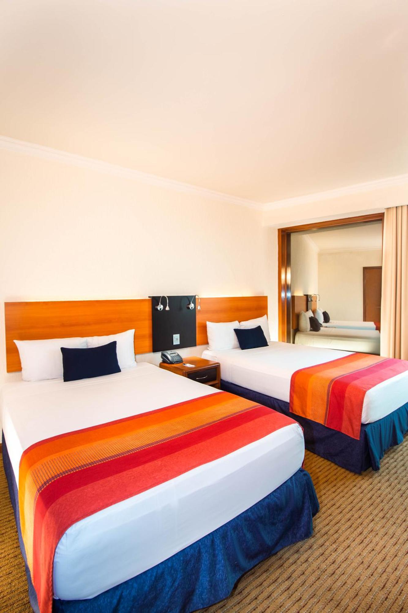 Hotel Guadalajara Plaza Expo Eksteriør bilde